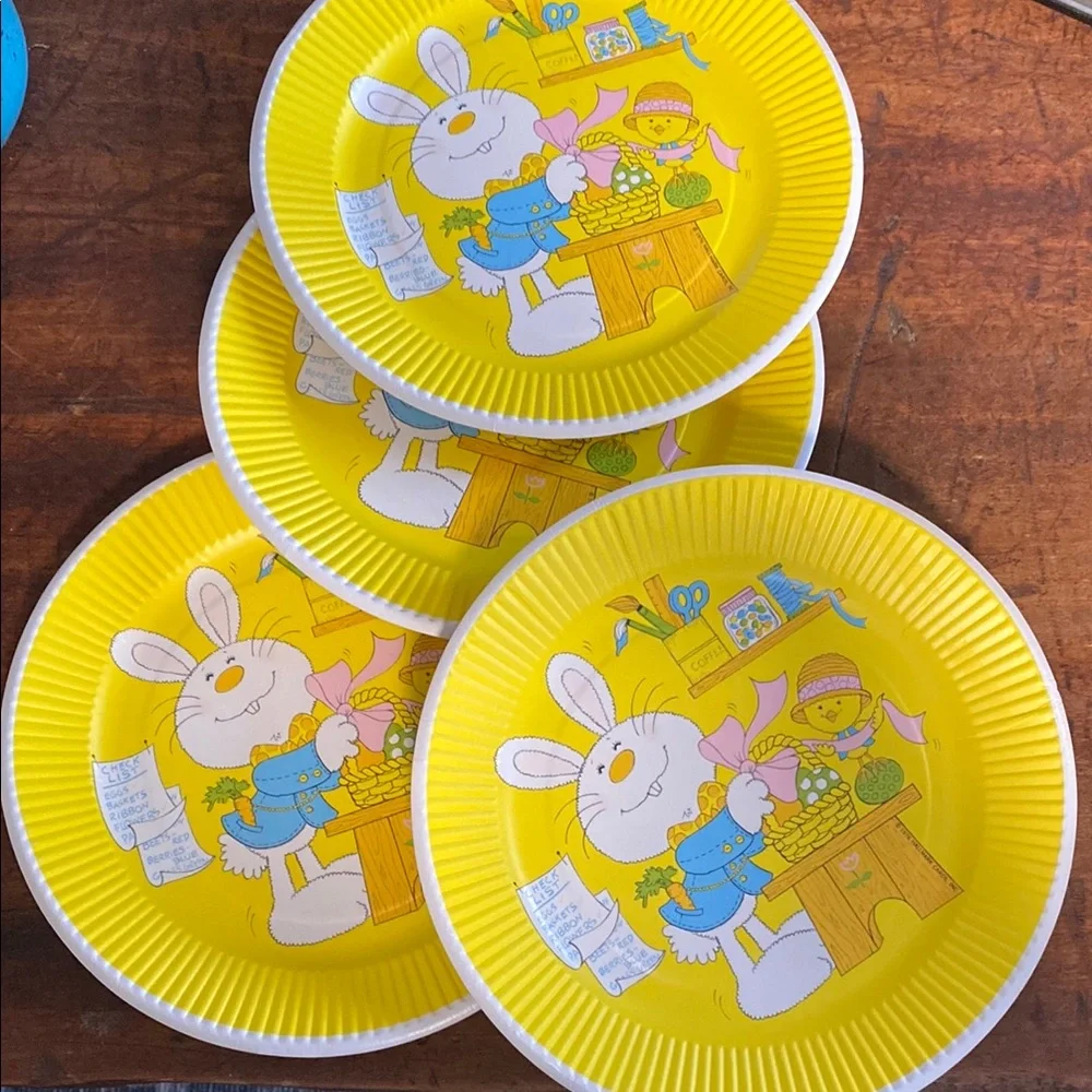 Vintage Hallmark 1976 Yellow Easter Bunny & Chick Dessert Paper Plates